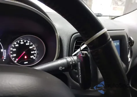 2020 Jeep Compass Latitude 4X4 z USA, uszkodzony, nr VIN 3C4NJDBB8LT165150